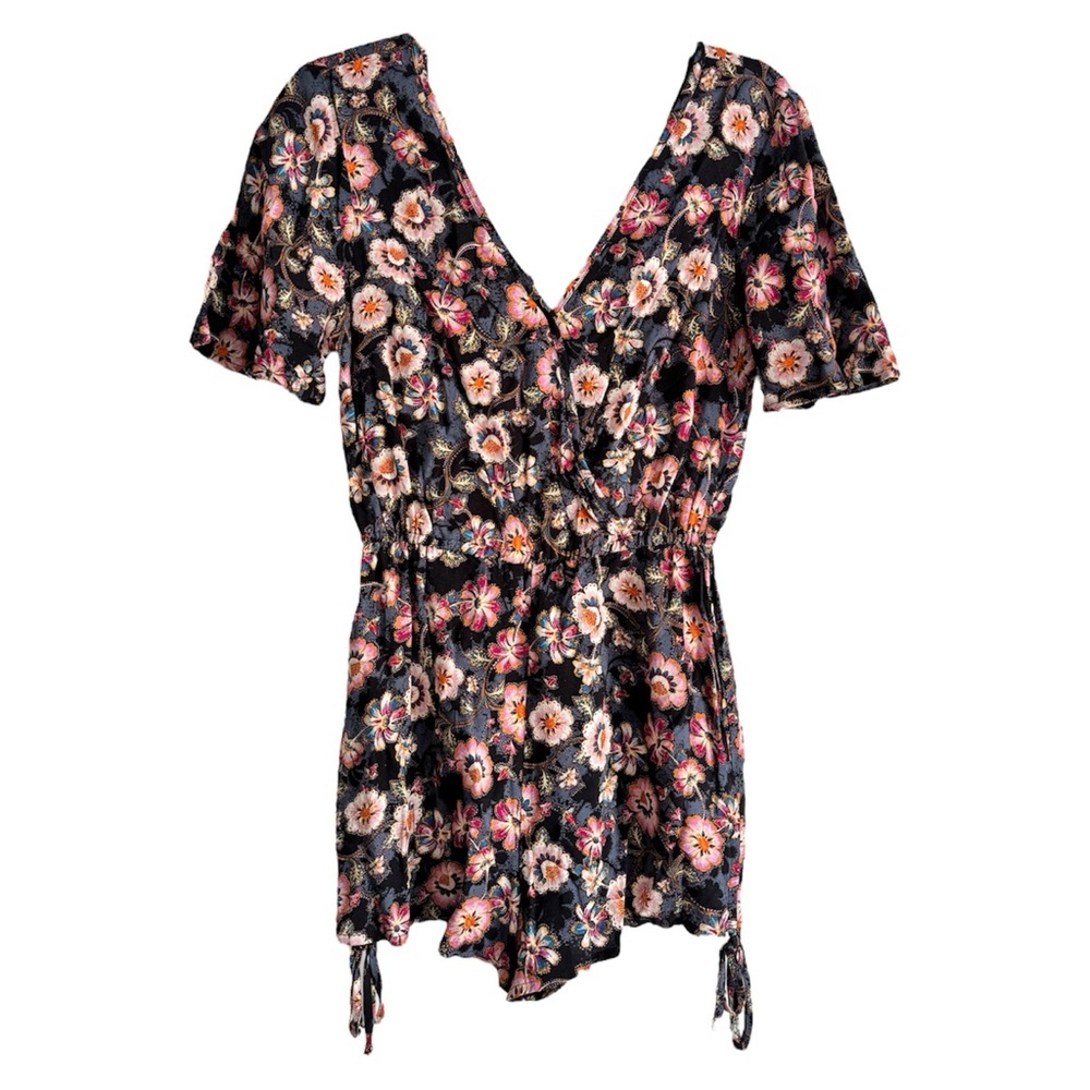 BNWT Band of Gypsies Tropical Floral Boho Wrap Front Romper with pockets - SM